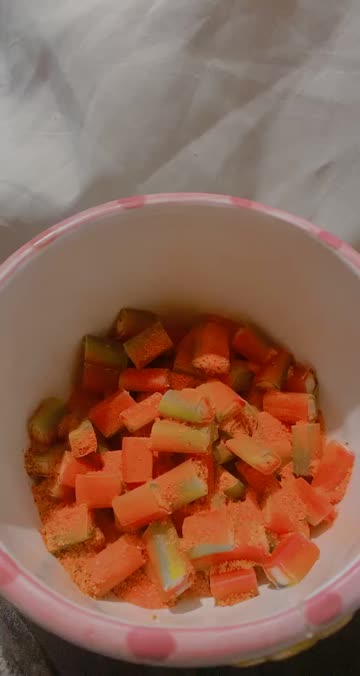 Preview for a Spotlight video that uses the Candy Lens