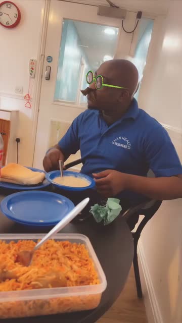 Preview for a Spotlight video that uses the Bald with glasses Lens