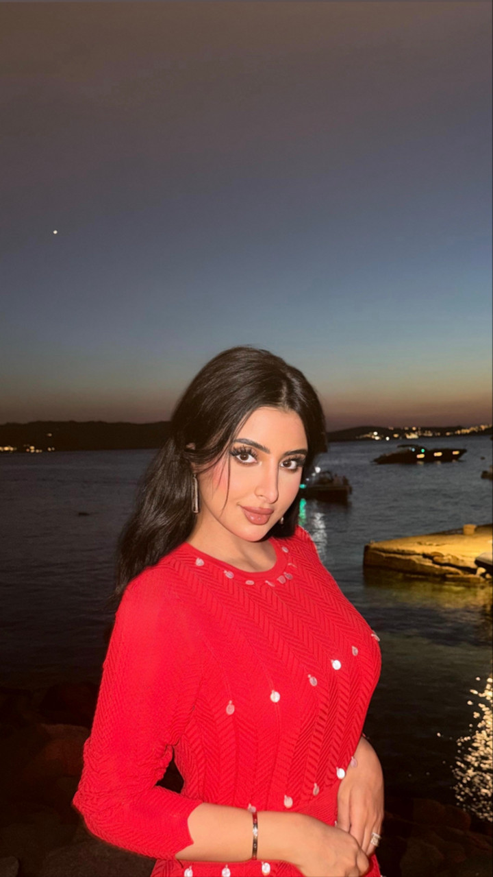 محتوى سناب شات لـ الجوهرة السبيعي في باريس 🇫🇷?