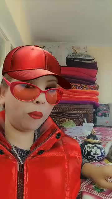 Preview for a Spotlight video that uses the Red Outfit Lens