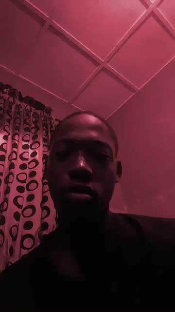 Preview for a Spotlight video that uses the Warpy Face Lens