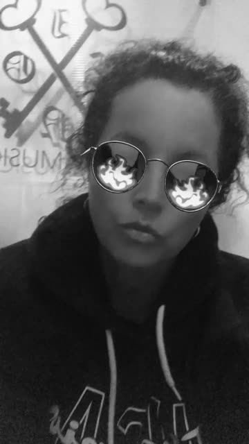 Preview for a Spotlight video that uses the Fire Sunglasses Lens