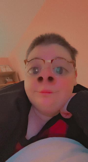 Preview for a Spotlight video that uses the Cute Nostrils Lens