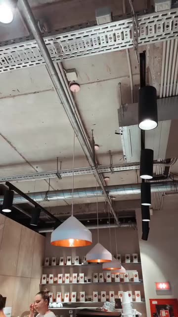 Preview for a Spotlight video that uses the Los Angeles Lens