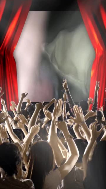 Preview for a Spotlight video that uses the Live Performance   Lens