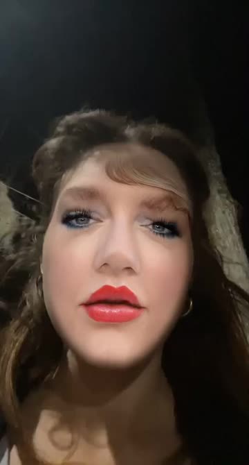 Preview for a Spotlight video that uses the Taylor Swift Lens