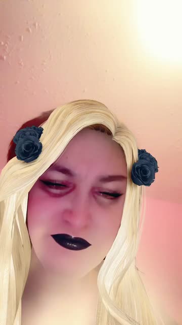 Preview for a Spotlight video that uses the Gothic Blonde Lens