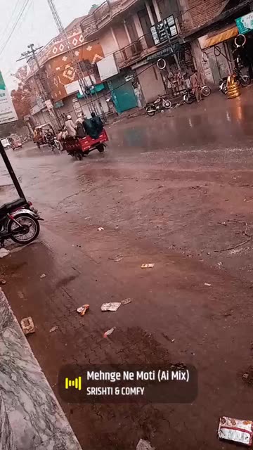 Preview for a Spotlight video that uses the Raining oranges Lens