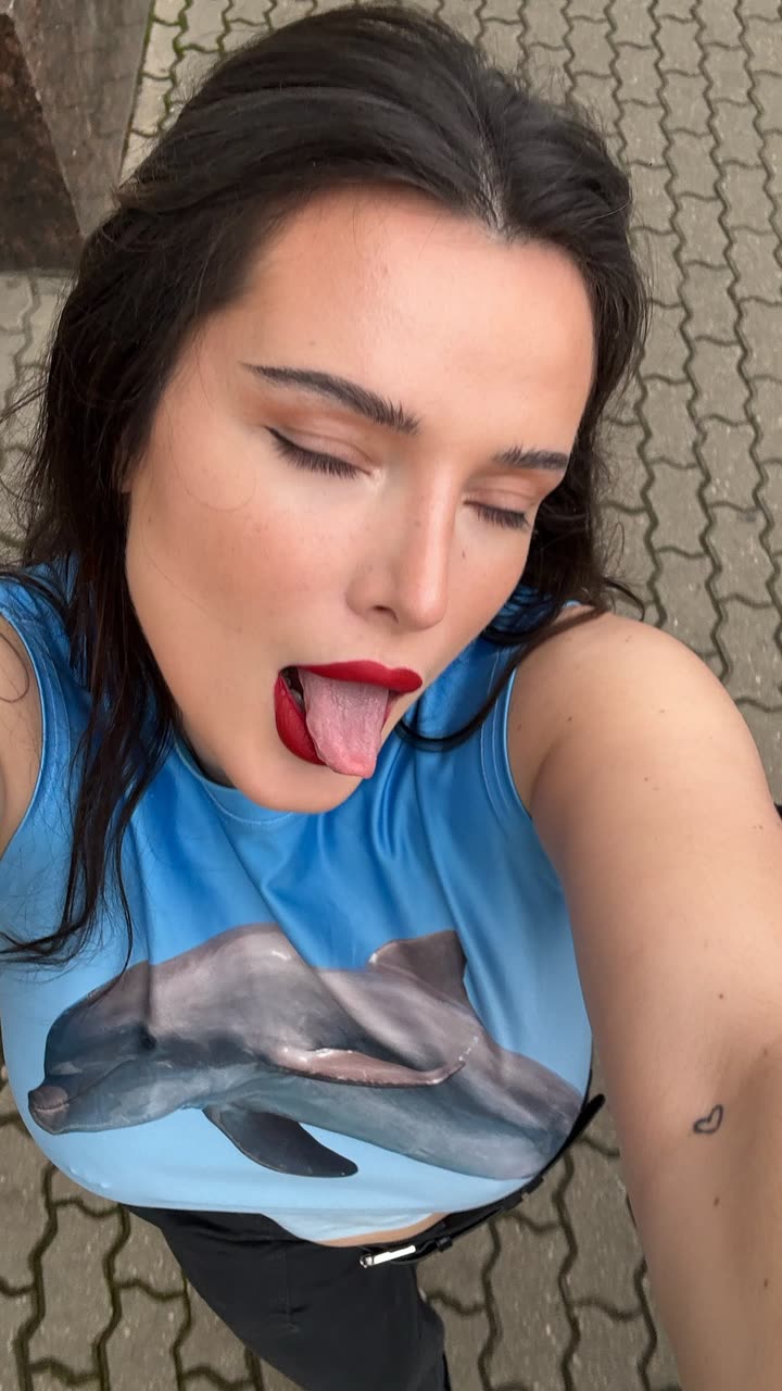 محتوى سناب شات لـ Bella Thorne