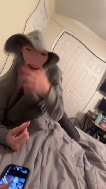 Preview for a Spotlight video that uses the Fruit pUnch Lens