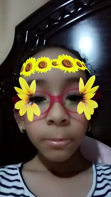 Preview for a Spotlight video that uses the Eye Catching Look Lens
