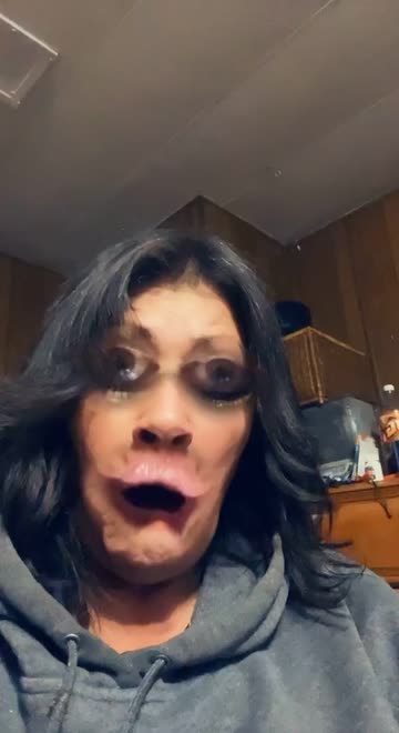 Preview for a Spotlight video that uses the Face Upside Down Lens