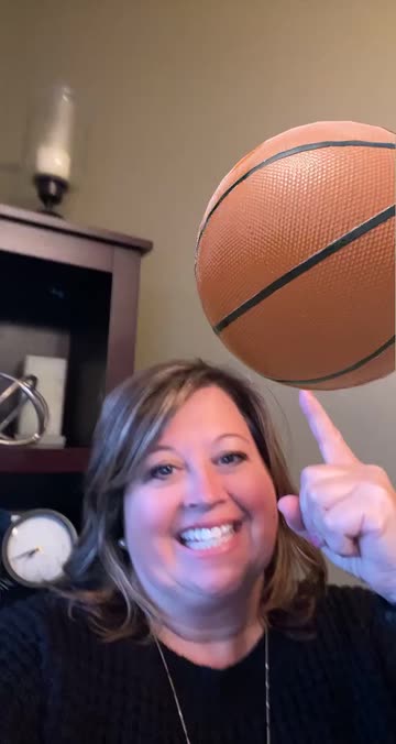 Preview for a Spotlight video that uses the Basketball Spinner Lens