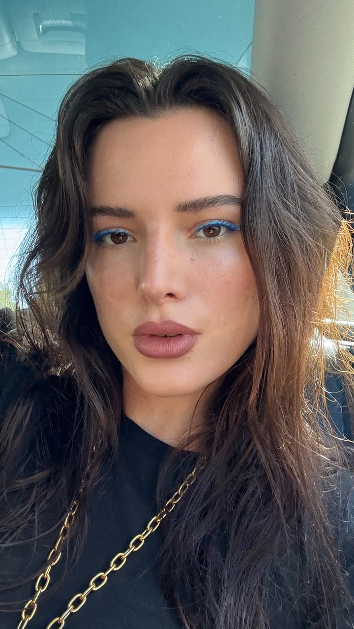 محتوى سناب شات لـ Bella Thorne