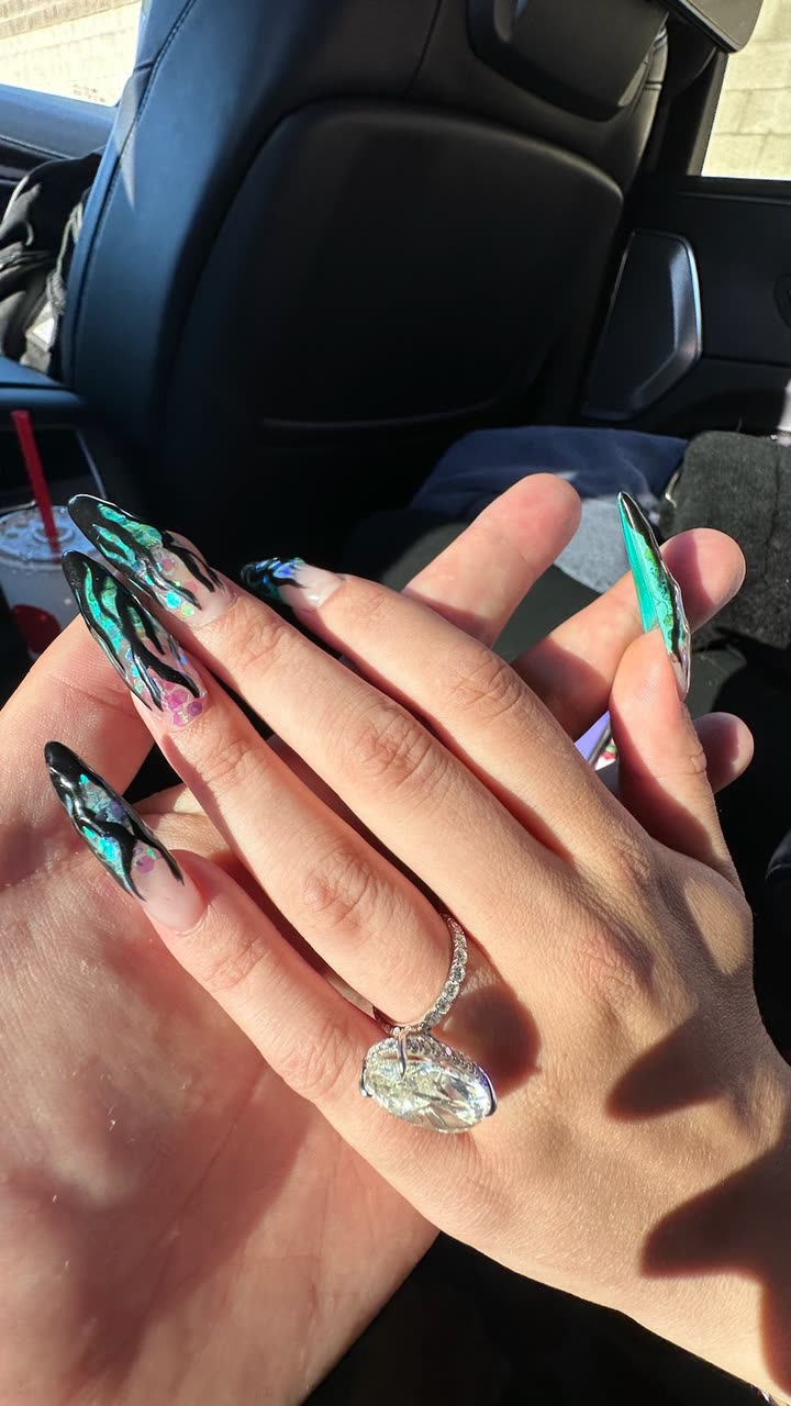 محتوى سناب شات لـ Bella Thorne