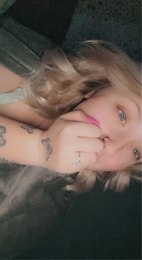 Kissesbitches25