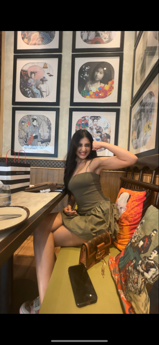 rachel_shar5796