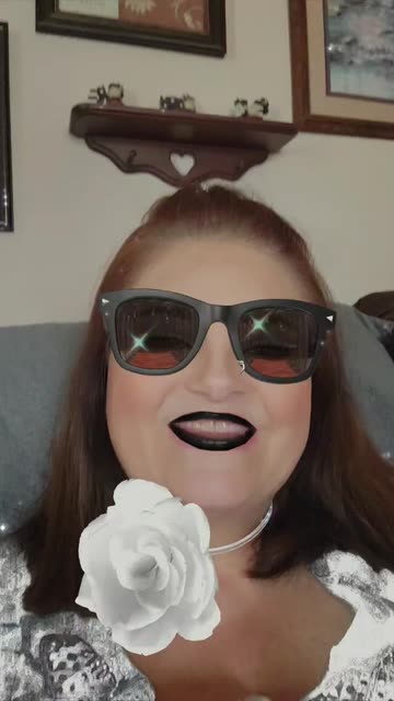 Preview for a Spotlight video that uses the Silver Glam Lens