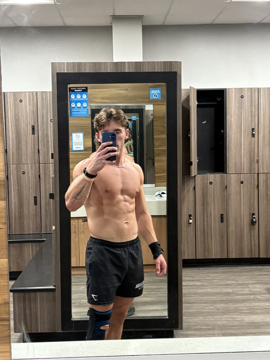 jamesiwhitee