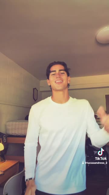 lucasandress_2