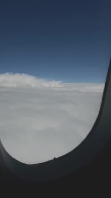 Preview for a Spotlight video that uses the Aeroplane Streak Lens