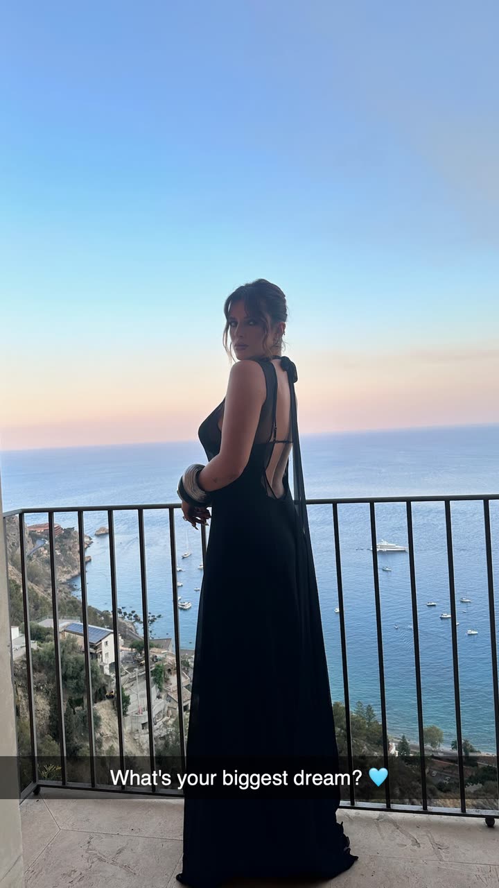 محتوى سناب شات لـ Bella Thorne