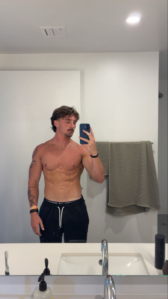 jamesiwhitee