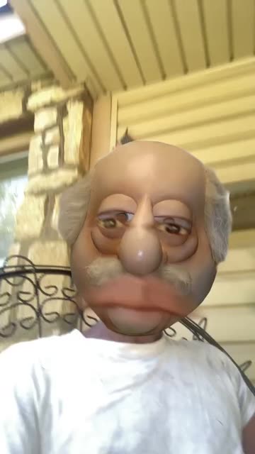 Preview for a Spotlight video that uses the Grandpa Cartoon Lens