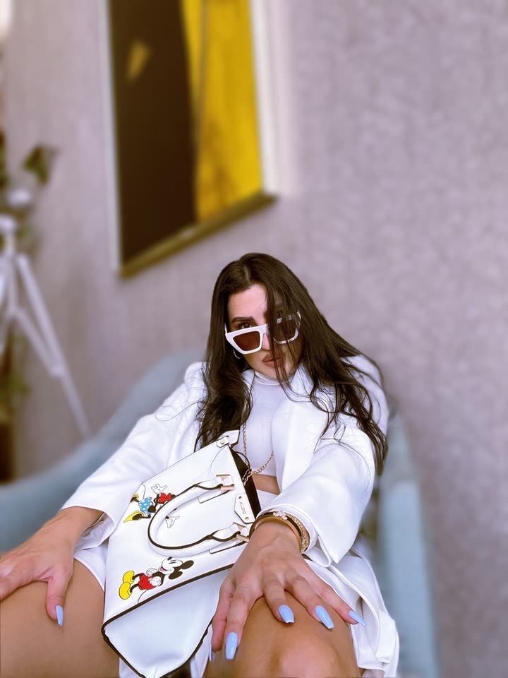 قصة سناب شات للحساب carol.atieh رقم 112