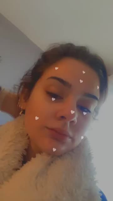 Preview for a Spotlight video that uses the White Hearts Lens