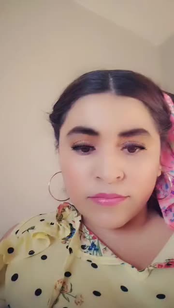 Preview for a Spotlight video that uses the Pink Lips Lens
