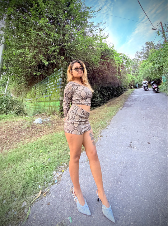vanshika_tha858
