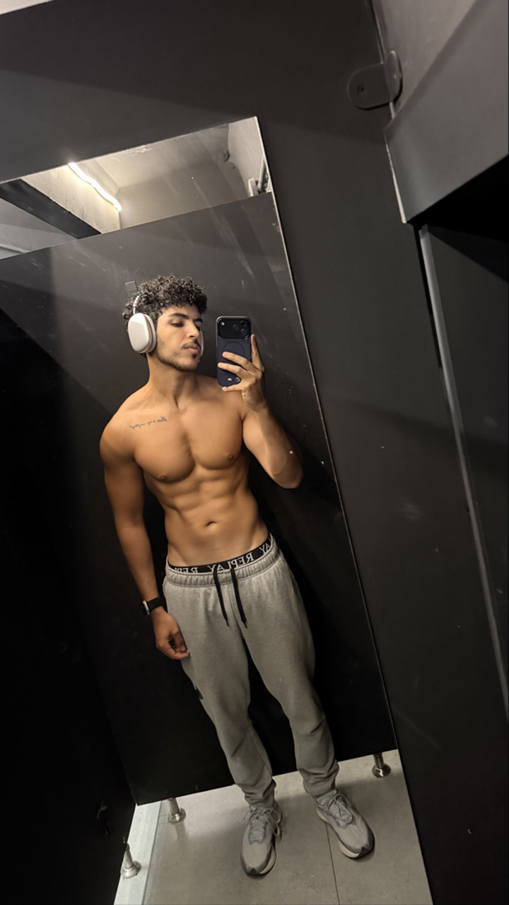 محتوى سناب شات لـ المير🇶🇦🇲🇦