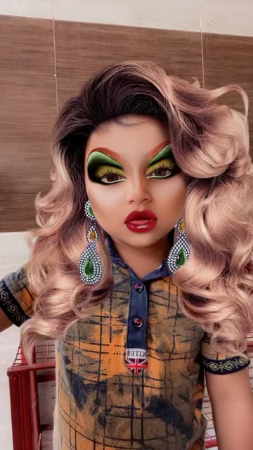 Preview for a Spotlight video that uses the Diva Lens