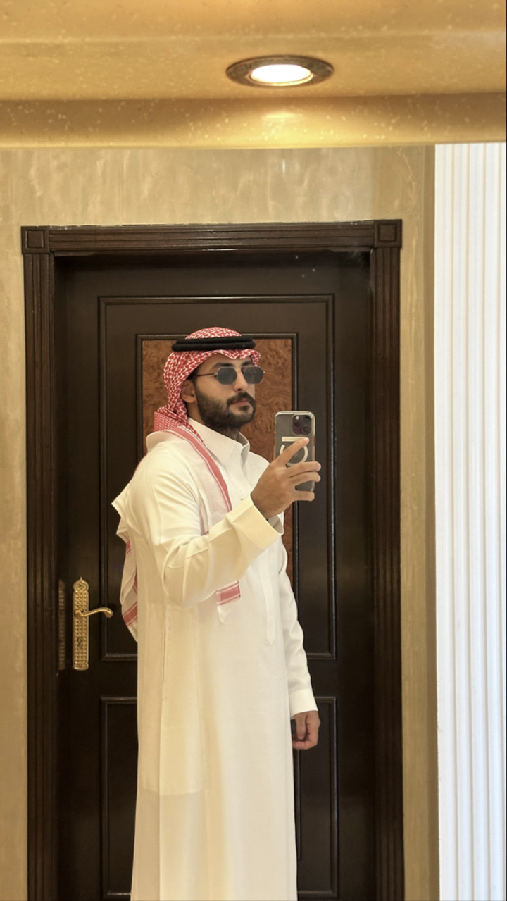 محتوى سناب شات لـ Talal. Q