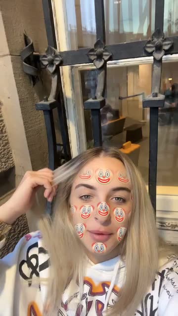 Preview for a Spotlight video that uses the Clown Lens