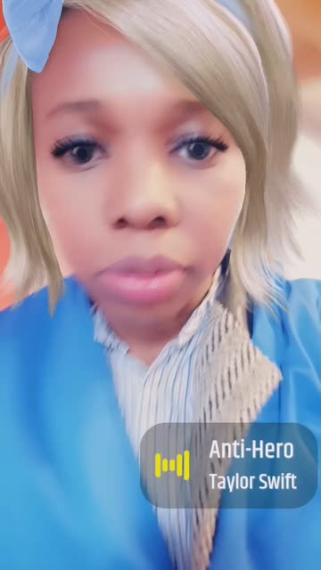 Preview for a Spotlight video that uses the White Hair Lens
