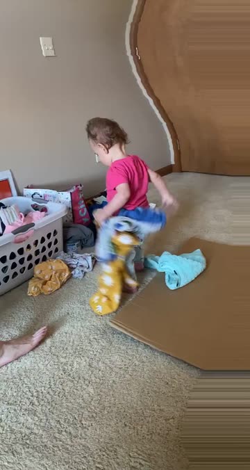 Preview for a Spotlight video that uses the Wacky Mirror Lens