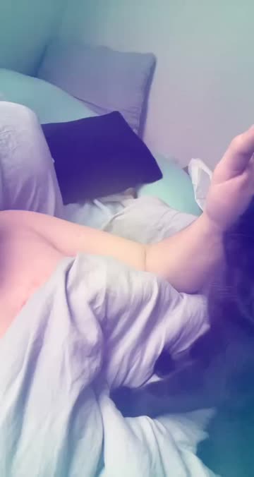 Preview for a Spotlight video that uses the Moon Kitten Lens