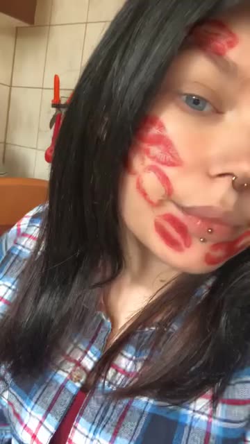 Preview for a Spotlight video that uses the KISSES Lens