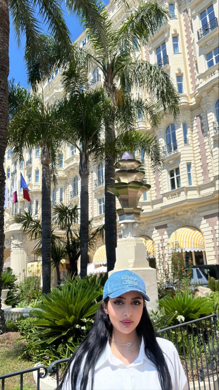 محتوى سناب شات لـ الجوهرة السبيعي في باريس 🇫🇷?