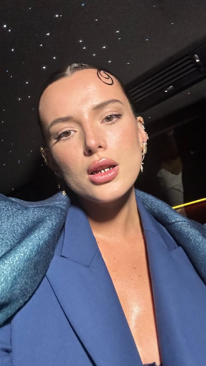 محتوى سناب شات لـ Bella Thorne