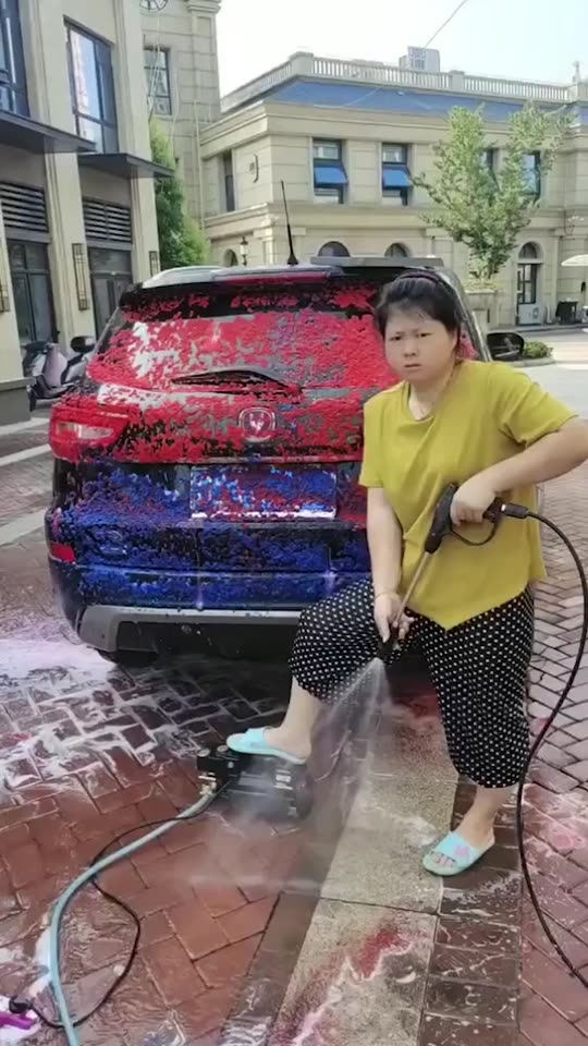 She Is Brave 😆