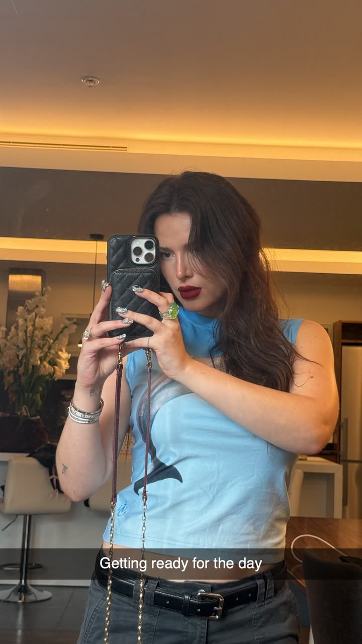 محتوى سناب شات لـ Bella Thorne