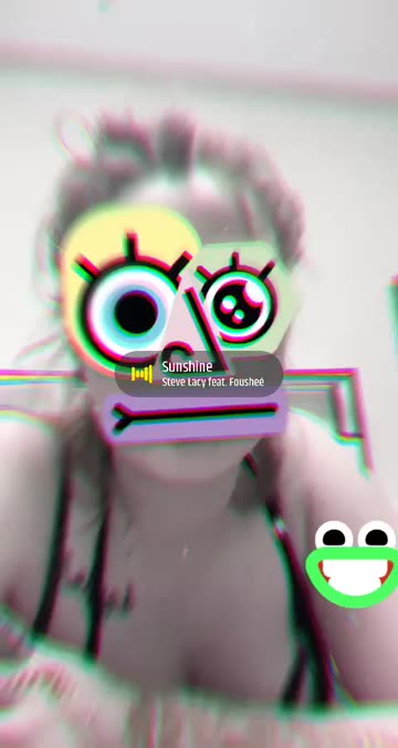 Preview for a Spotlight video that uses the Emoji Lens