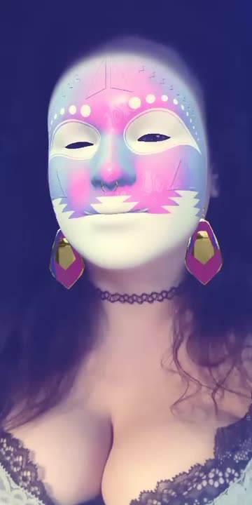 Preview for a Spotlight video that uses the Modern Native Lens