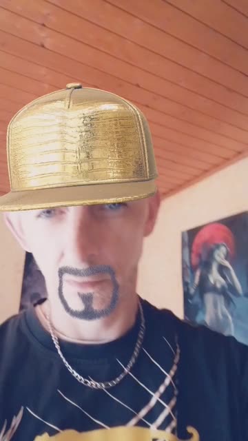 Preview for a Spotlight video that uses the Golden Cap Lens