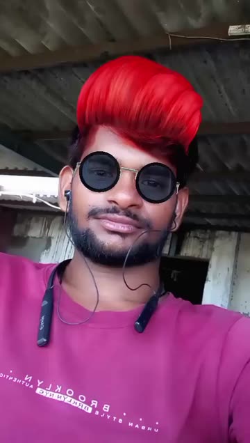 Preview for a Spotlight video that uses the Red Hairstyle Lens