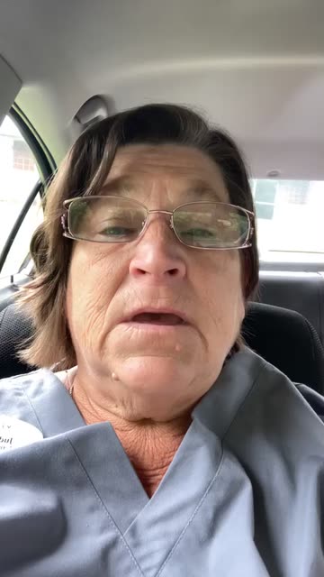 Preview for a Spotlight video that uses the Snake Beret Lens