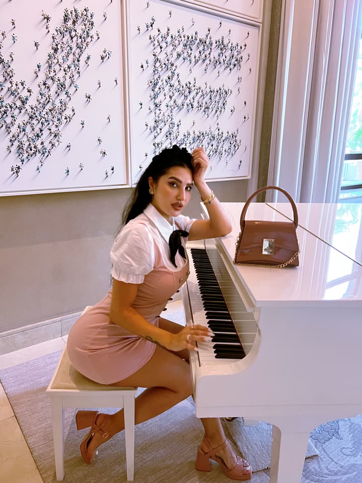 محتوى سناب شات لـ carole atieh